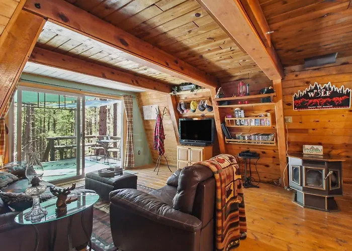 Near Trails: Forest Retreat W/ Backyard Oasis Holiday home Forest Lakes Estates