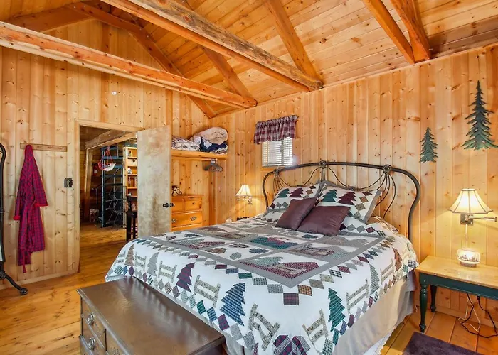 Holiday home Near Trails: Forest Retreat W/ Backyard Oasis *