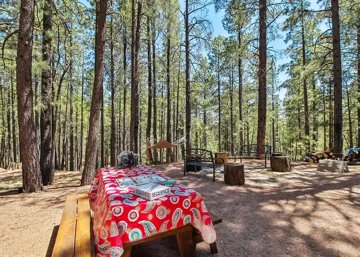 Near Trails: Forest Retreat W/ Backyard Oasis Holiday home *