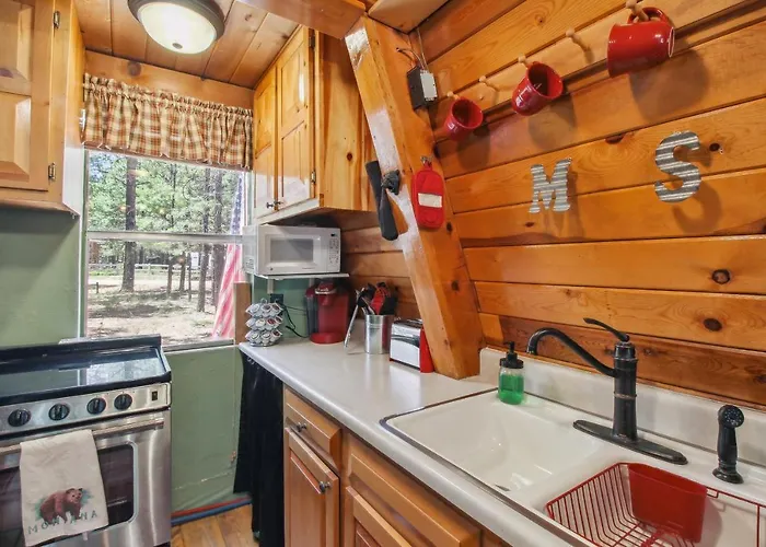 Near Trails: Forest Retreat W/ Backyard Oasis * Forest Lakes Estates