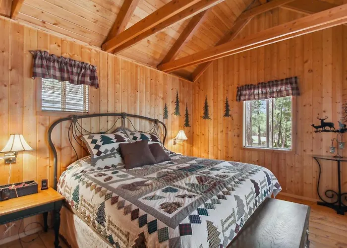 Holiday home Near Trails: Forest Retreat W/ Backyard Oasis *